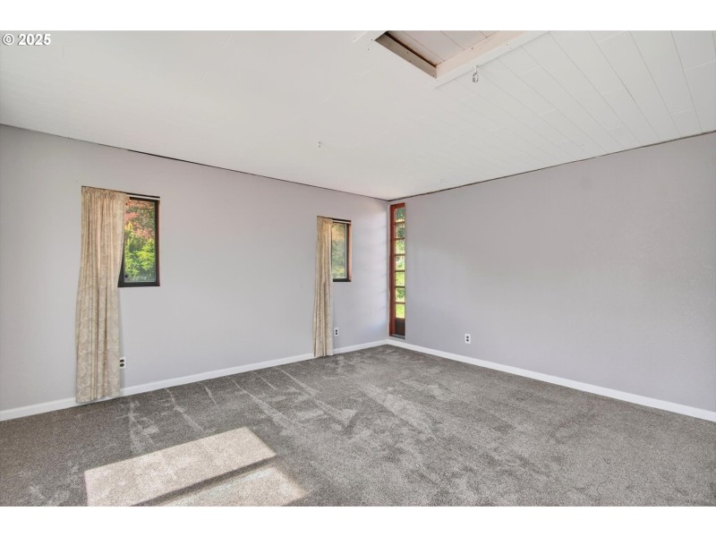 Bedroom, Primary