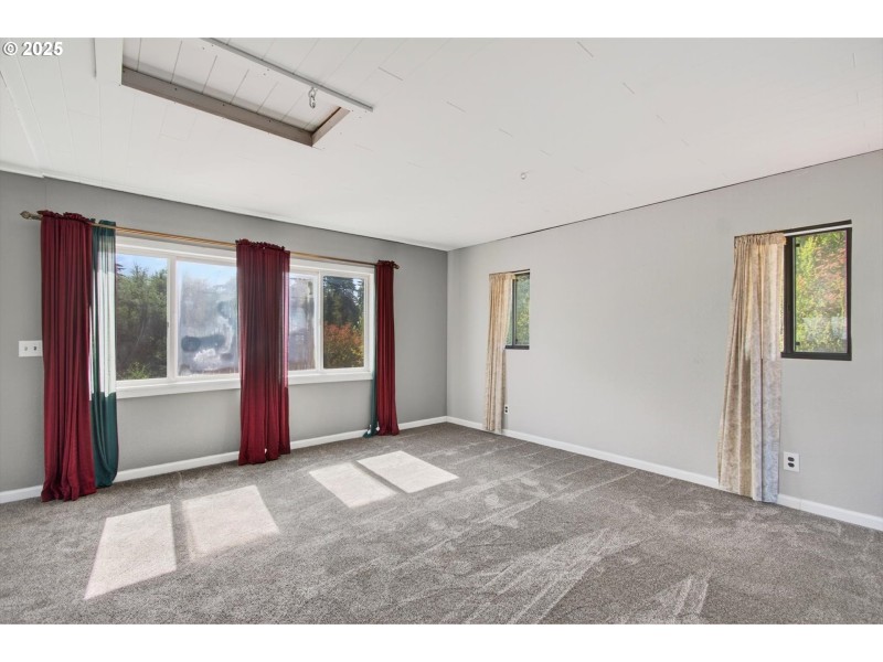 Bedroom, Primary