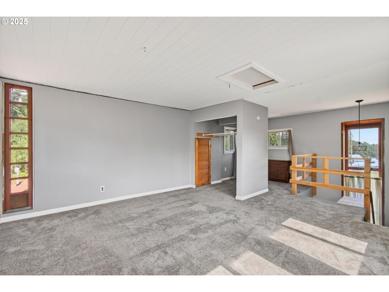 Bedroom, Primary