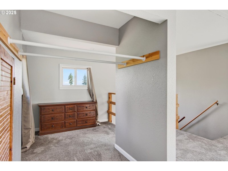 Bedroom, Primary