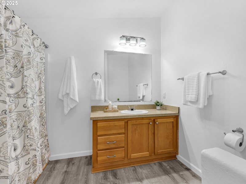 Bathroom, Attached