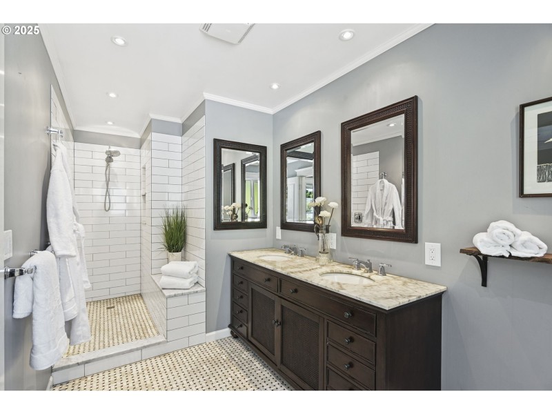 Bathroom, Attached