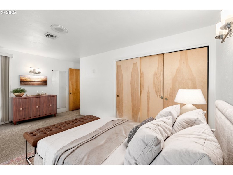Bedroom, Owner's Suite
