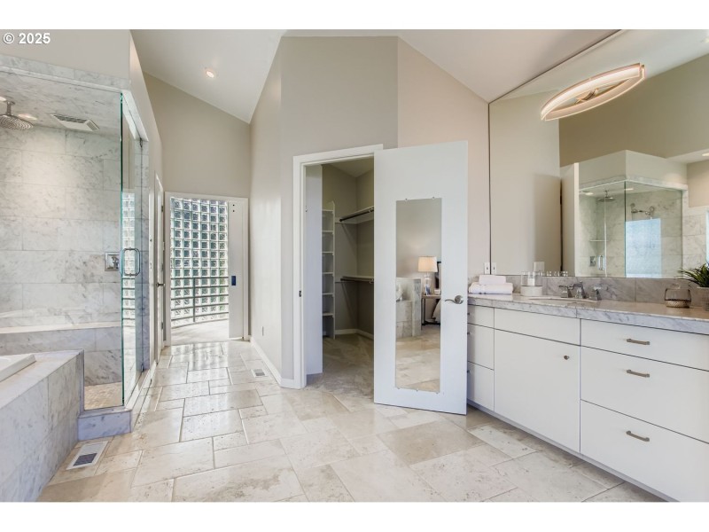 Owner's Suite Bathroom