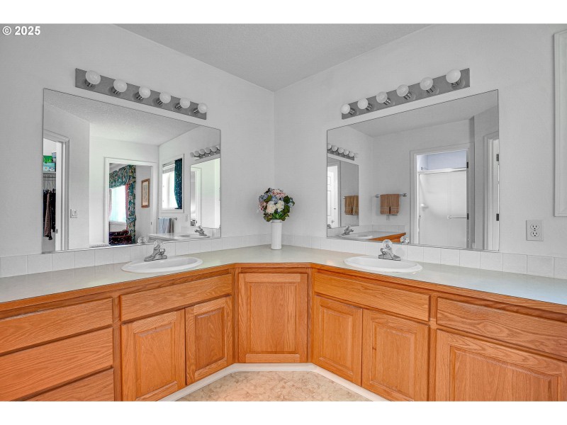 Owner's Suite Bathroom