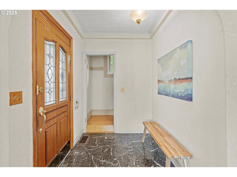 Entrance/Foyer