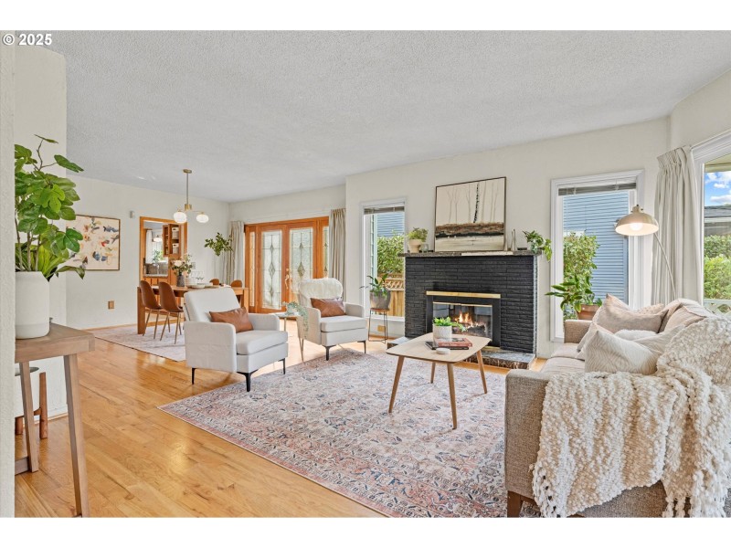 Living Room/Dining Room