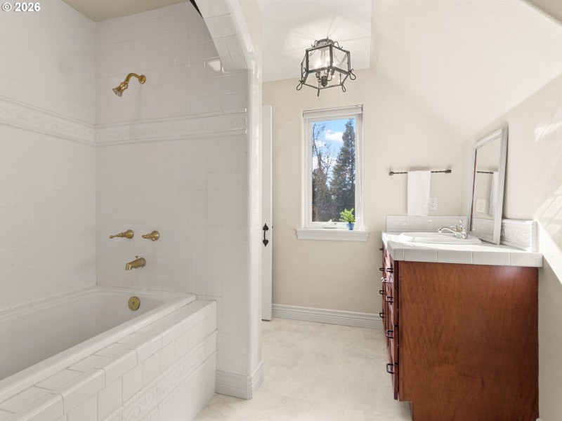 Bathroom, Attached