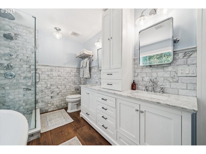 Bathroom, Attached