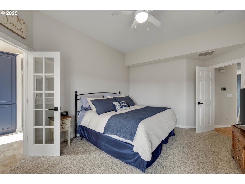 Bedroom, Primary