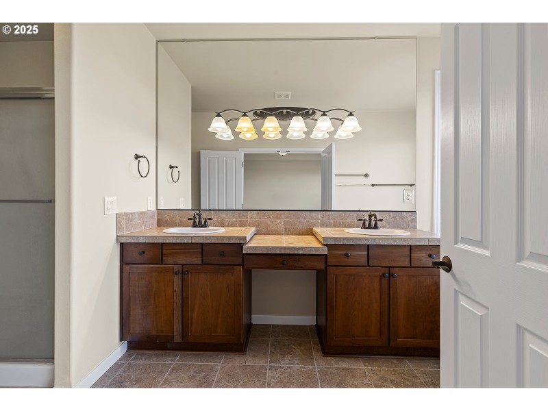 Owner's Suite Bathroom