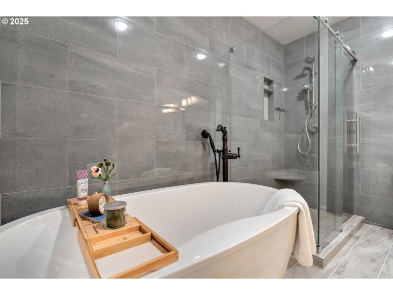Owner's Suite Bathroom