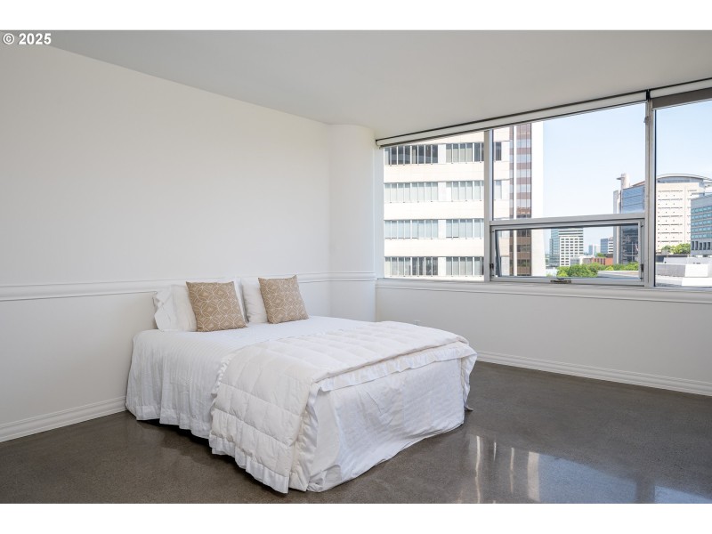 Bedroom, Primary