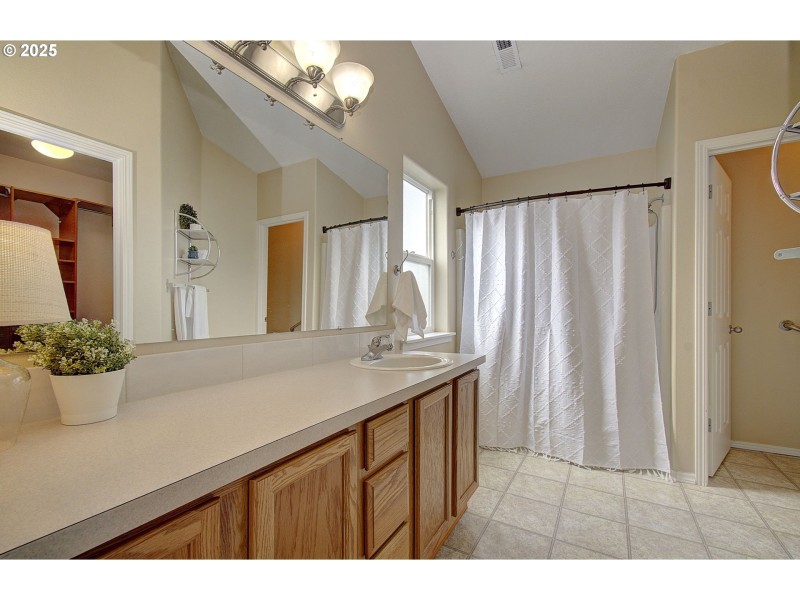 Bathroom, Attached