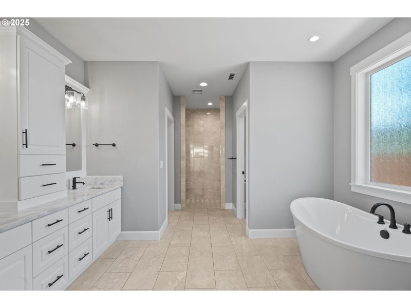 Owner's Suite Bathroom