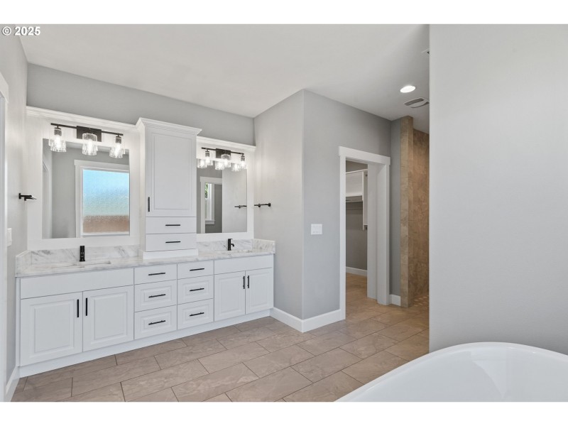 Owner's Suite Bathroom