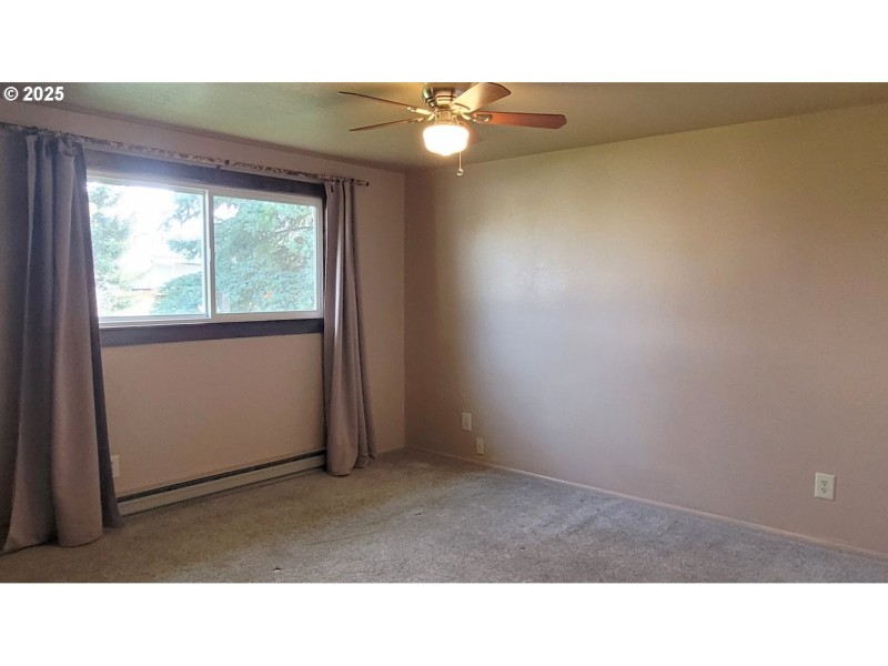 Bedroom, Primary