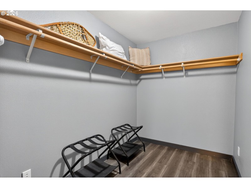Bedroom, Primary