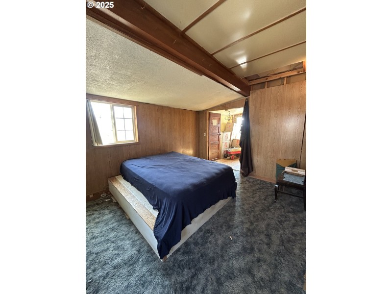Bedroom, Primary