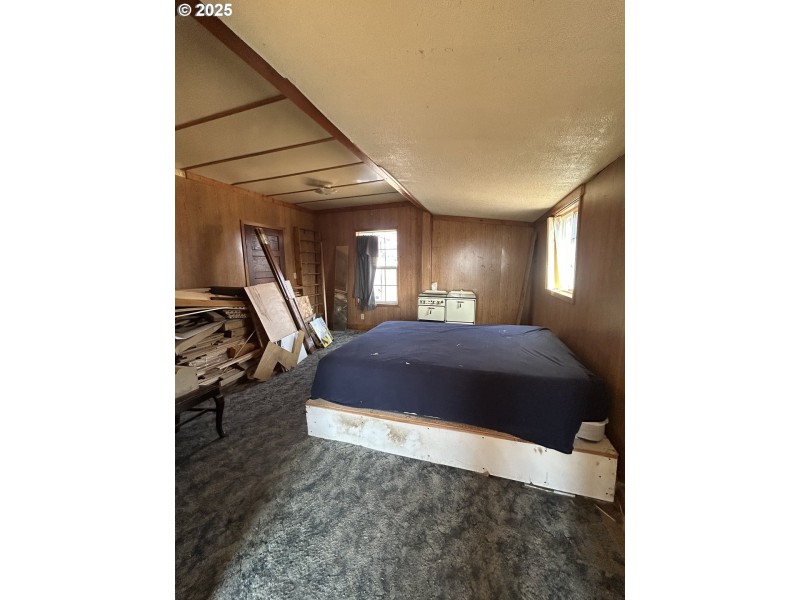 Bedroom, Primary