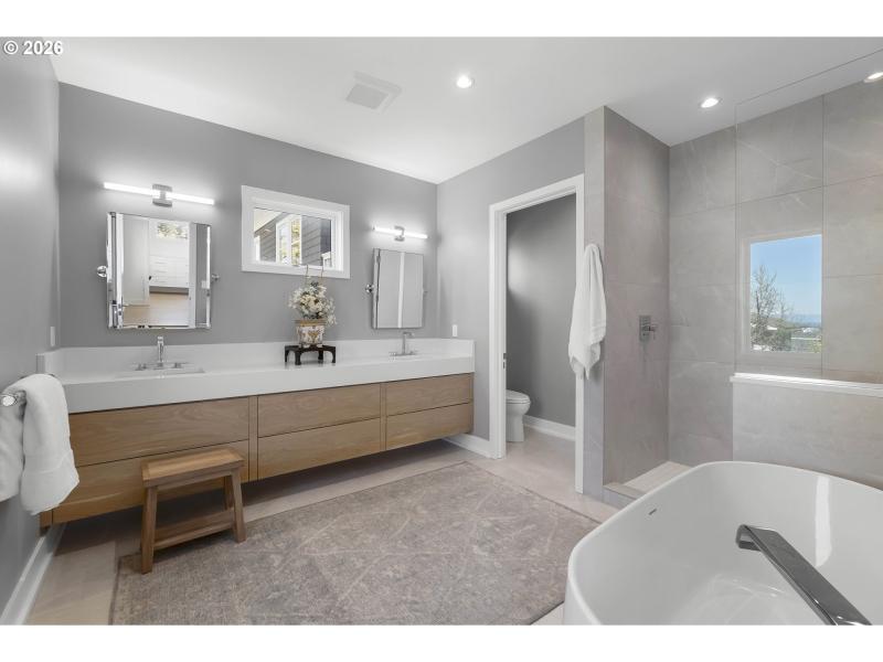 Owner's Suite Bathroom