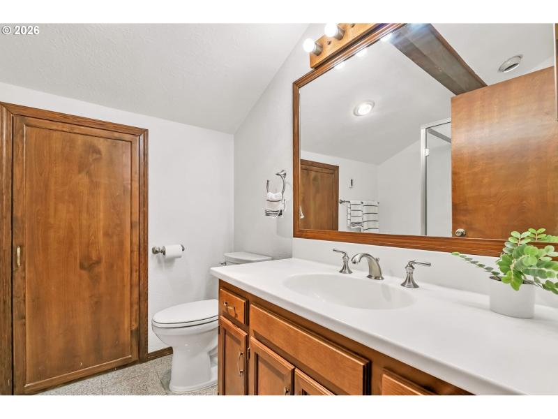 Bathroom, Attached
