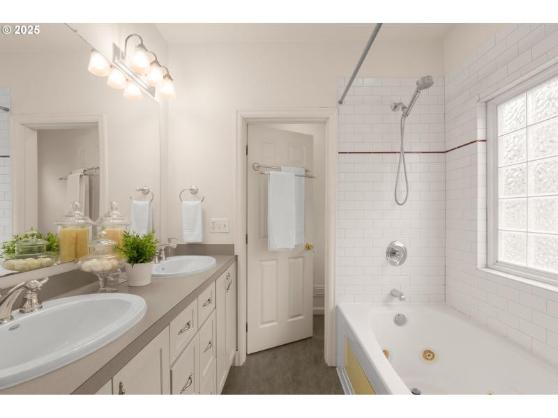 Owner's Suite Bathroom