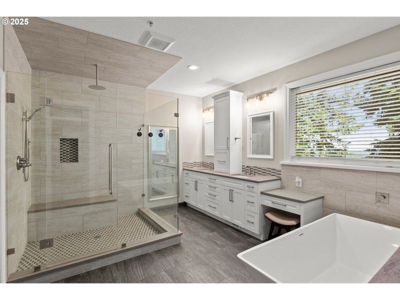 Owner's Suite Bathroom