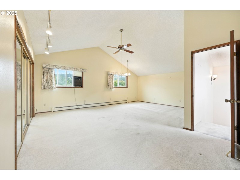 Bedroom, Primary