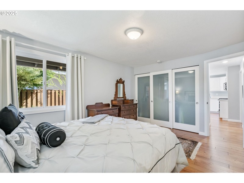 Bedroom, Primary