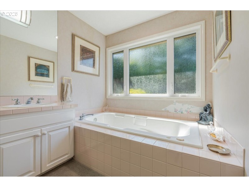 Owner's Suite Bathroom