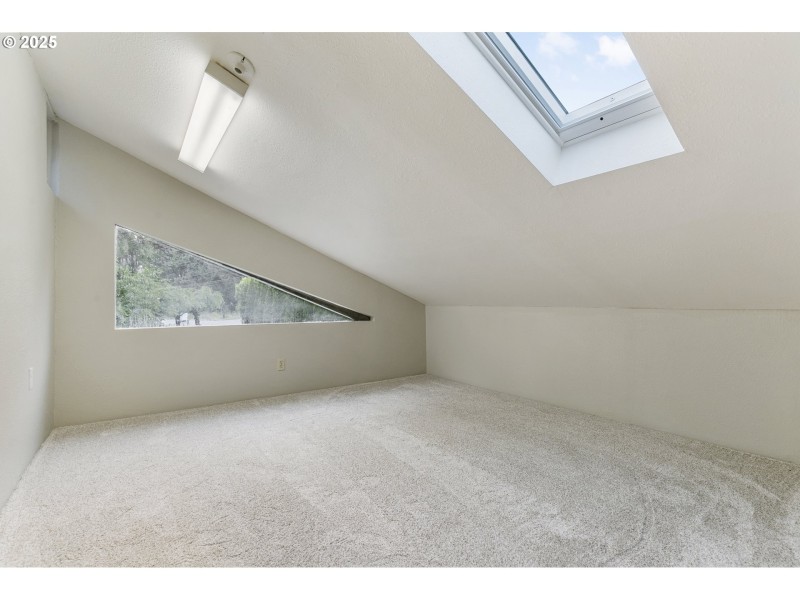 Bedroom, Primary