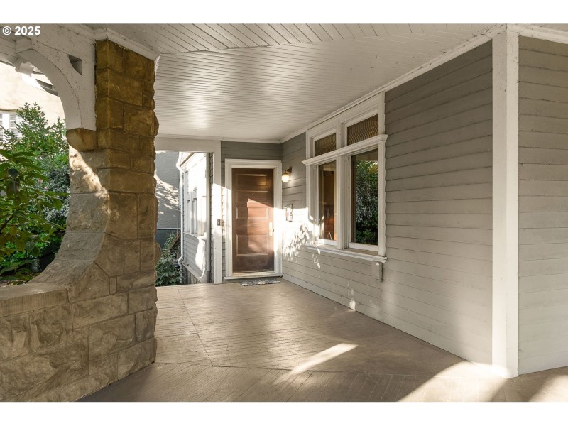 Entrance/Foyer