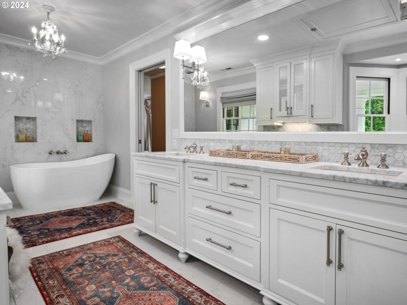 Owner's Suite Bathroom