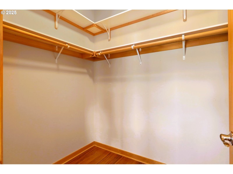 Bedroom, Primary