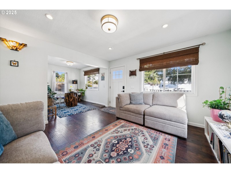 Living Room/Dining Room