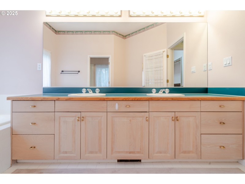 Bedroom, Owner's Suite