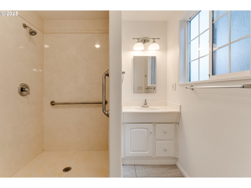 Bathroom, Attached