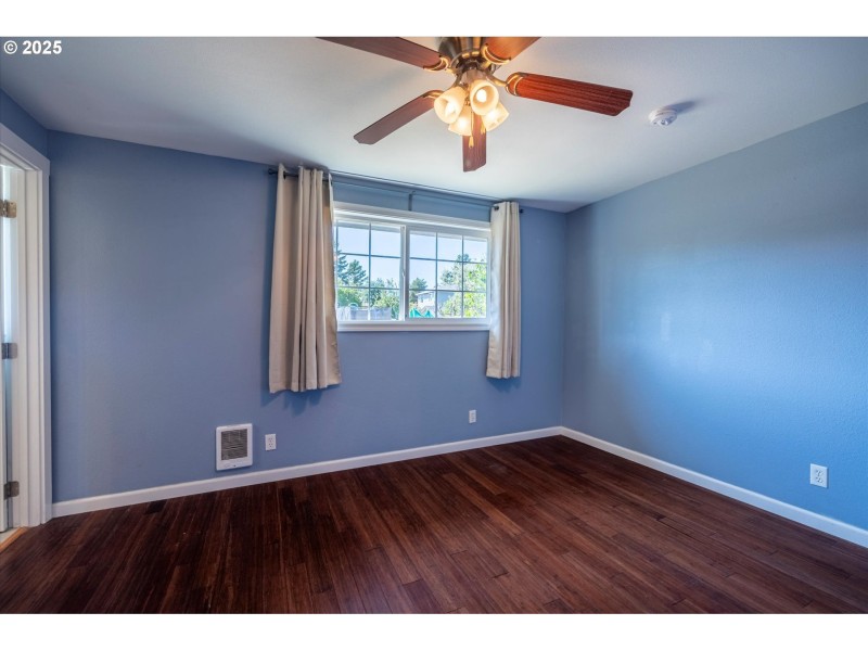 Bedroom, Primary