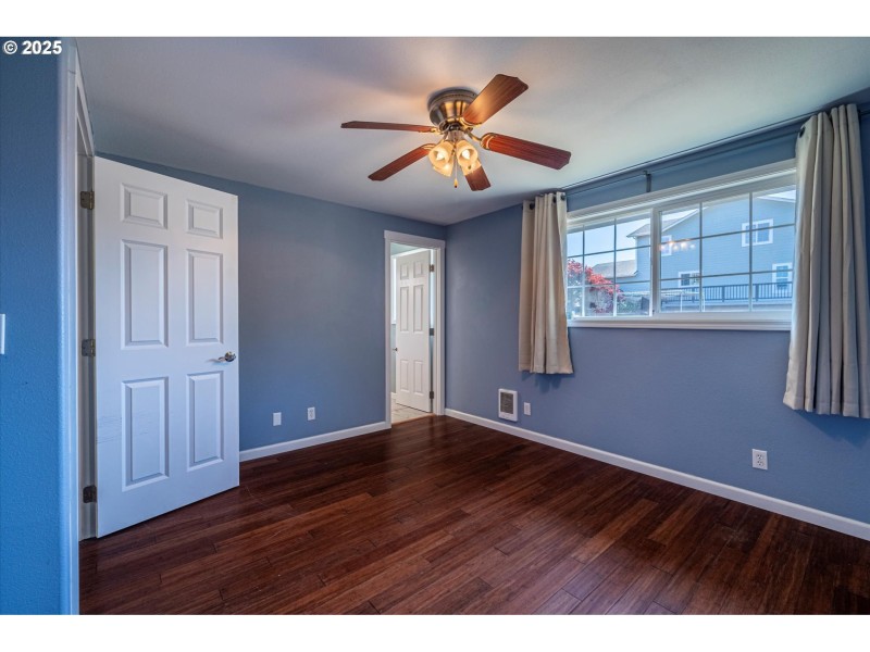 Bedroom, Primary