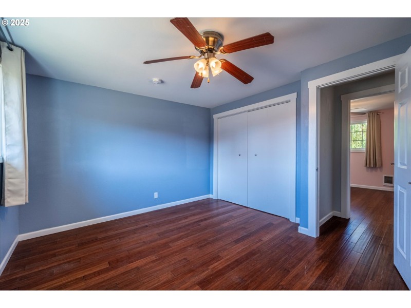 Bedroom, Primary