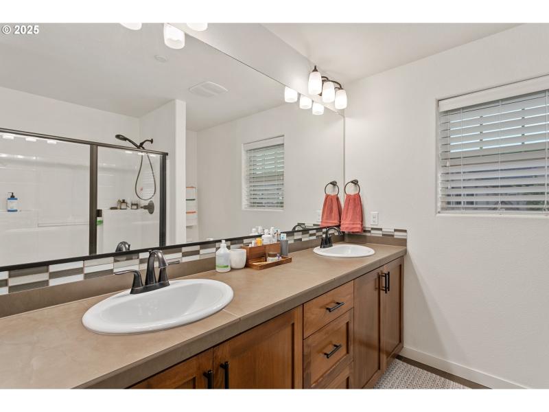 Bedroom, Owner's Suite