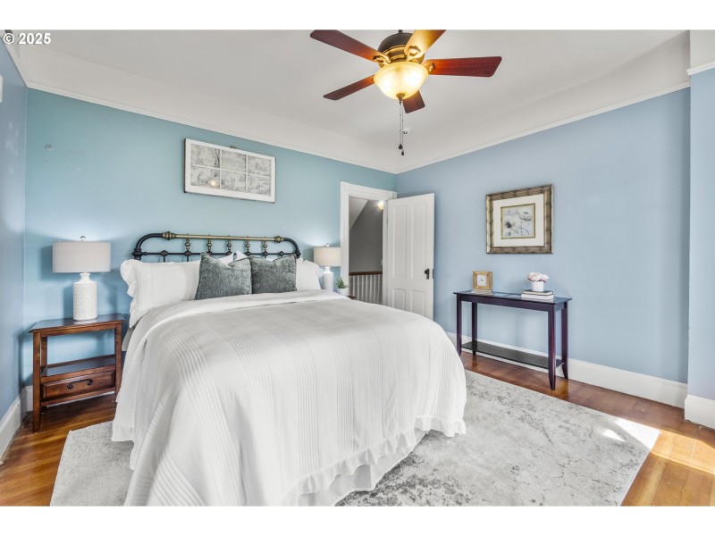 Bedroom, Primary