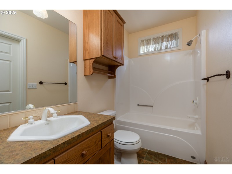 Bathroom, Attached