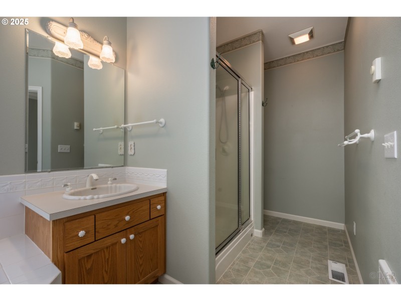Bathroom, Attached
