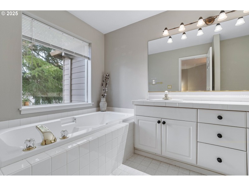 Bathroom, Attached