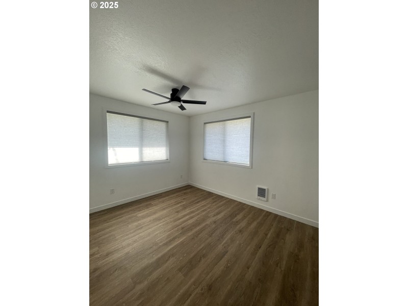 Bedroom, Primary
