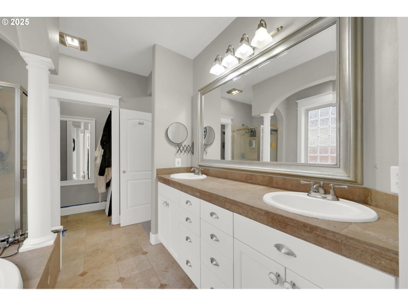 Owner's Suite Bathroom