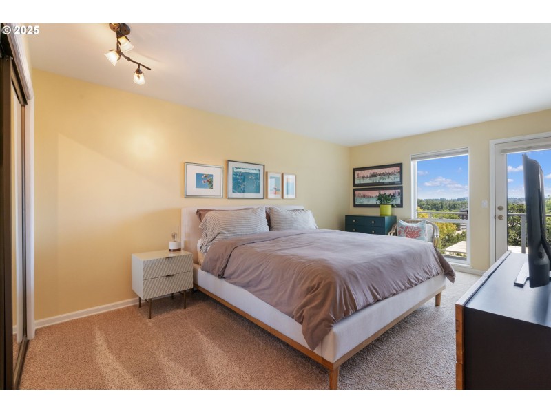 Bedroom, Primary