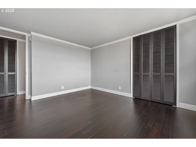 Bedroom, Primary